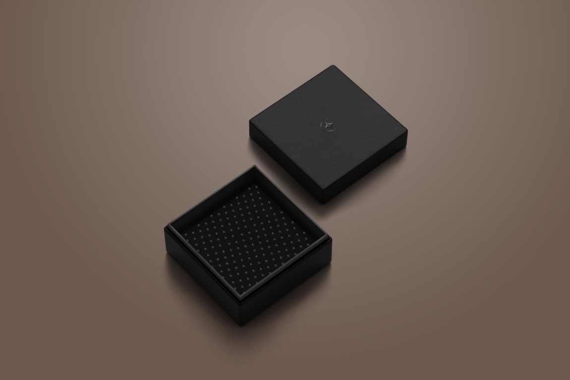 EIMA — embossed leather presentation box