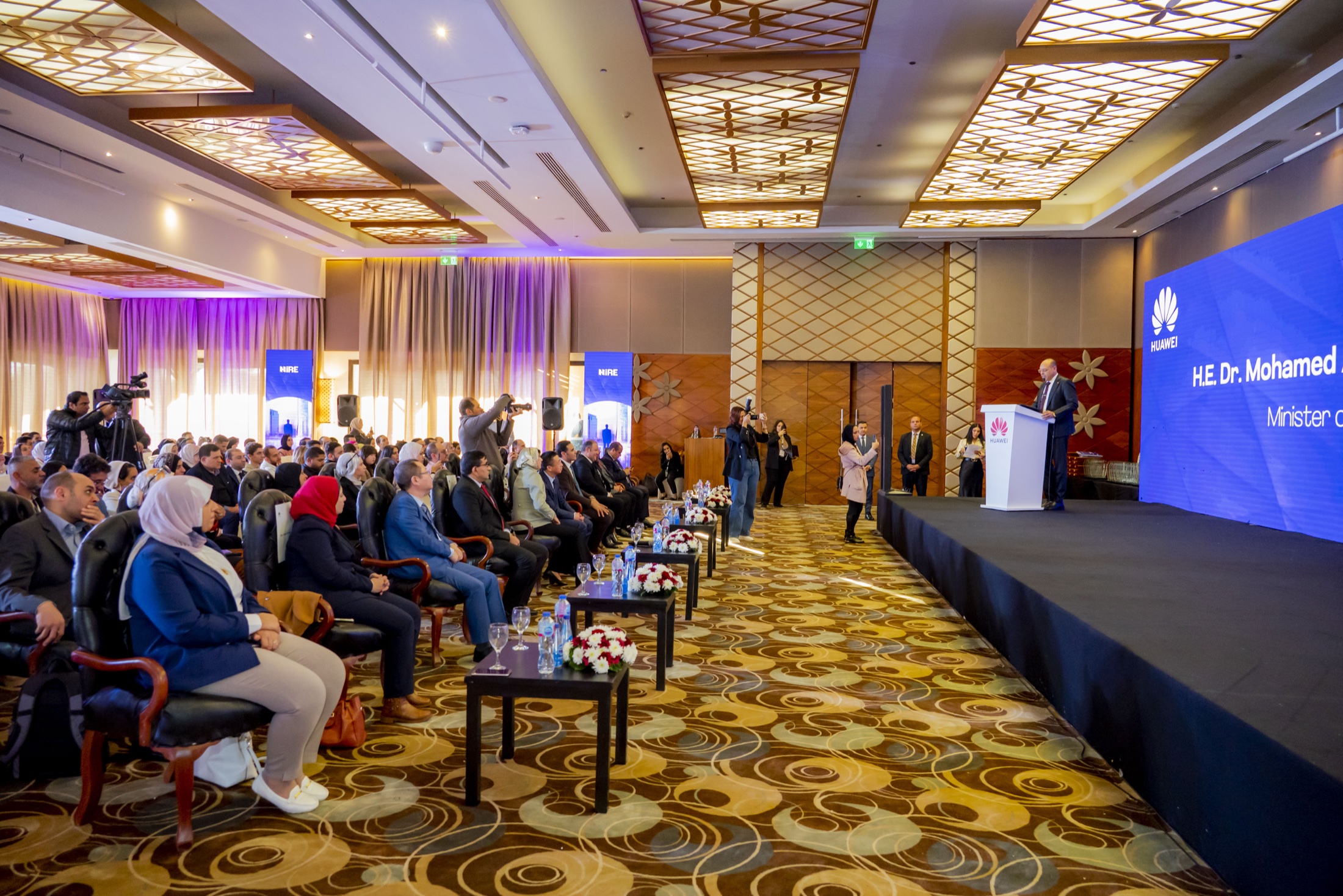 Huawei HiRE 5 — the violet recruitment expo at scale